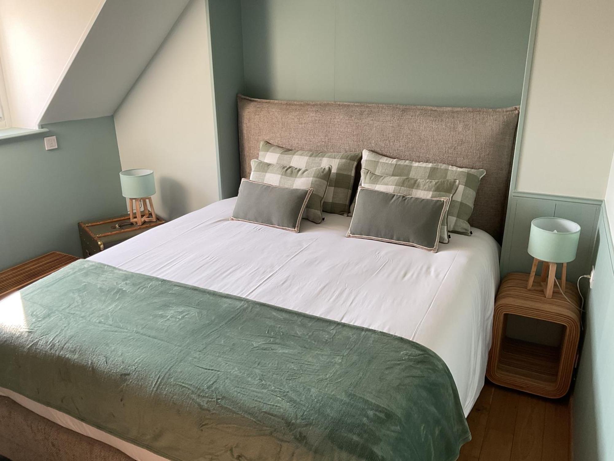 Manoir De La Croix-Sonnet Bed & Breakfast Trouville-sur-Mer Exterior photo